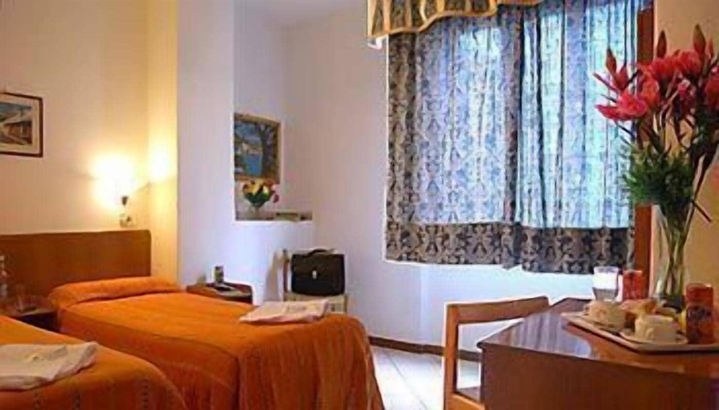 מילאנו Hotel Adelchi מראה חיצוני תמונה