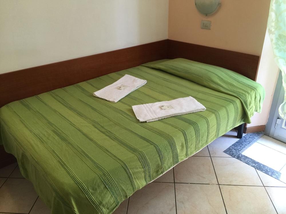 מילאנו Hotel Adelchi מראה חיצוני תמונה