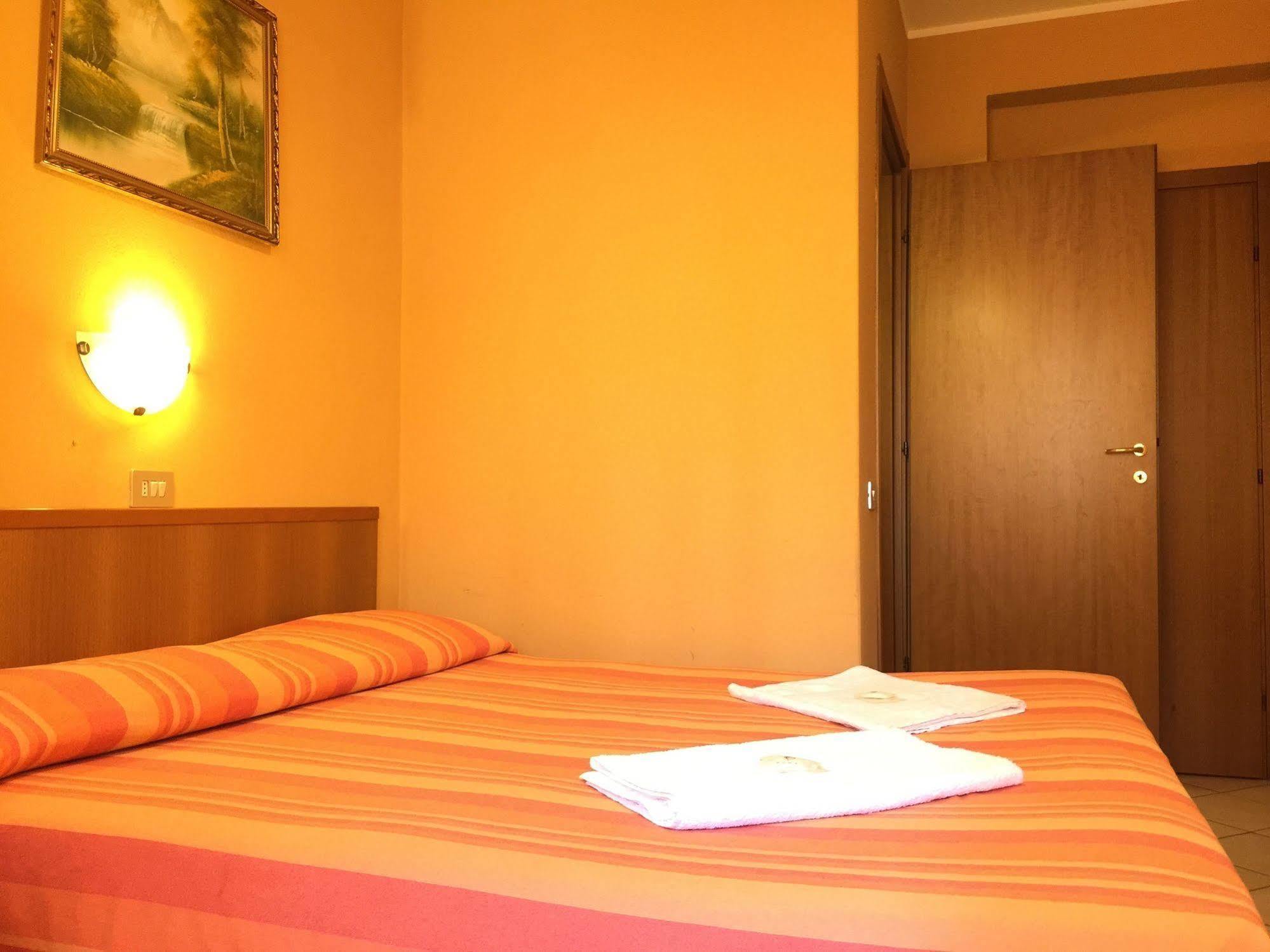 מילאנו Hotel Adelchi מראה חיצוני תמונה