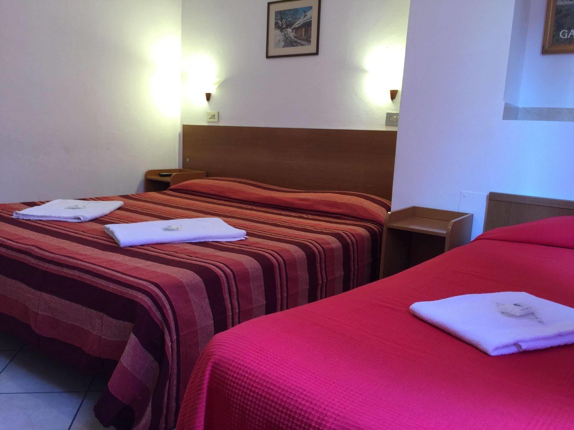 מילאנו Hotel Adelchi מראה חיצוני תמונה