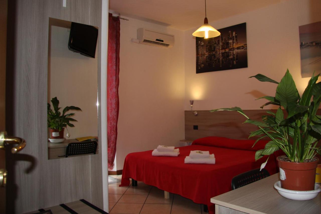 מילאנו Hotel Adelchi מראה חיצוני תמונה