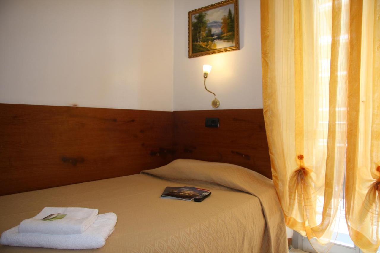 מילאנו Hotel Adelchi מראה חיצוני תמונה